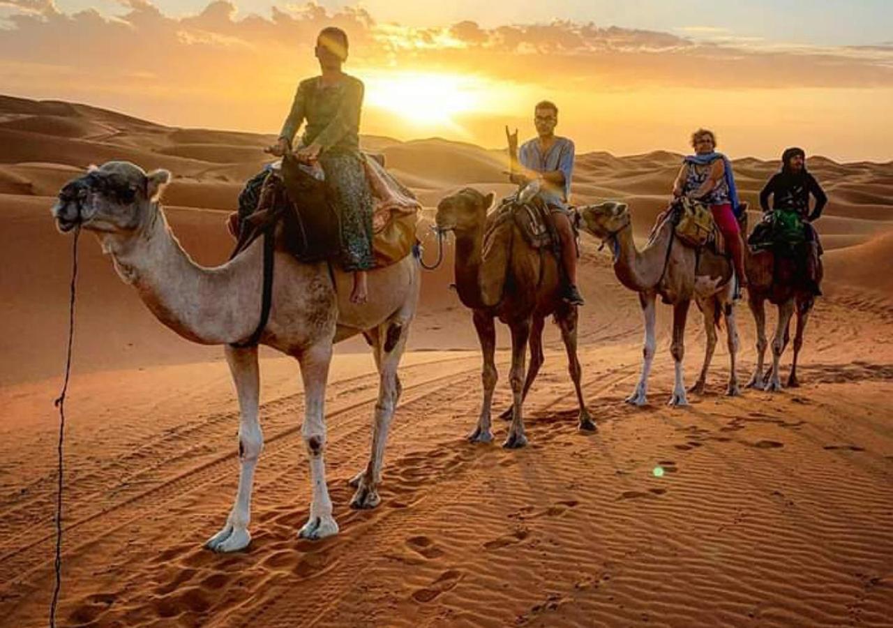Sahara Luxury Desert Campメルズーガ エクステリア 写真